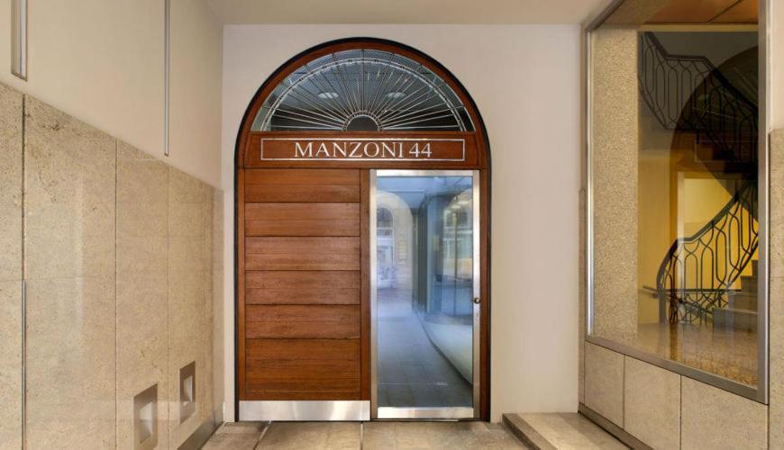 Manzoni 44 Suite Milan Bagian luar foto